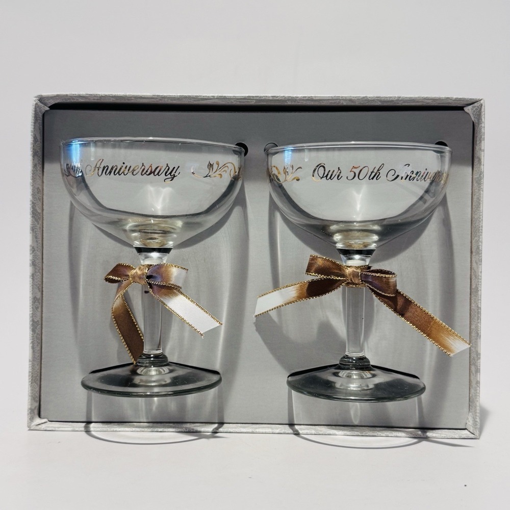Hallmark 50th Anniversary Collection Toasting Glasses Set of 2 w‎ Gold Script